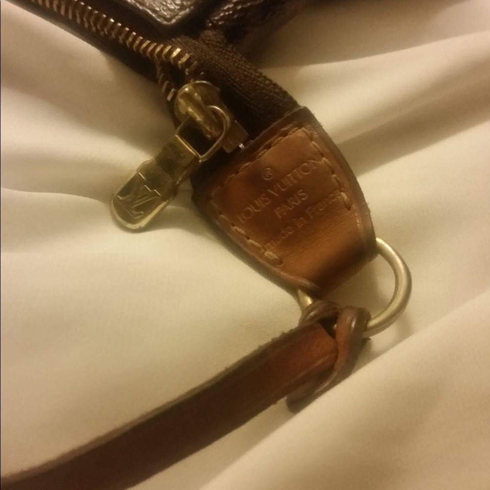 Louis Vuitton Monogram Canvas Pochette - Picture 7 of 8